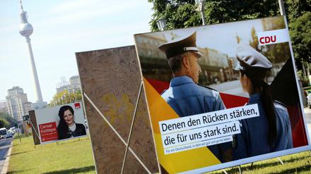 Zur Bundestagwahl verschwindet Berlin in einem Dschungel aus Wahlplakaten.