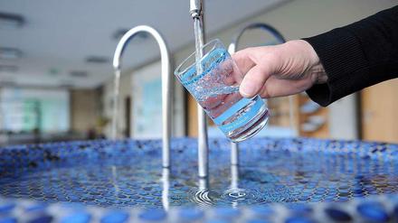 Ein Europäische Bürgerinitiative „right2water“ fordert Wasser für alle.