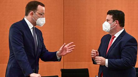 Gesundheitsminister Jens Spahn und Arbeitsminister Hubertus Heil auf der wöchentlichen Kabinettssitzung.