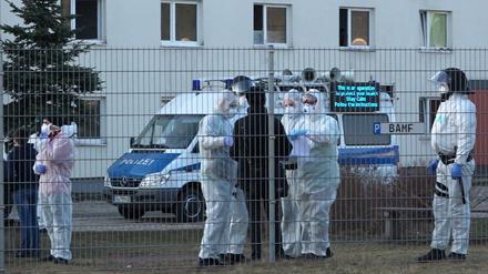 Polizeieinsatz am Dienstag in thüringischen Suhl: Nach einem Corona-Fall gab es Unruhen in der Landesaufnahmestelle für Asylbewerber.