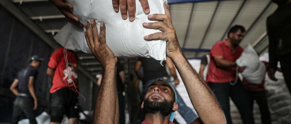 Etwa vier Millionen Menschen in der Provinz Idlib sind auf Hilfslieferungen über den Kontrollpunkt Bab al Hawa angewiesen.