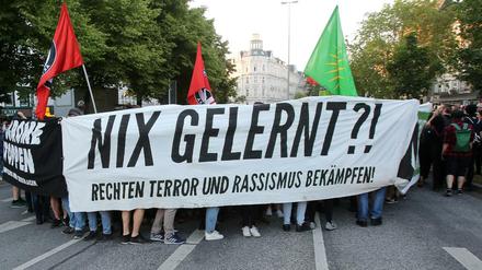 Ein Hamburger Demonstrationszug gegen rechte Gewalt nach dem Mord an Walter Lübcke