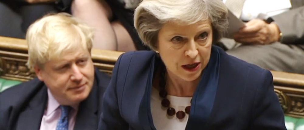 Der zweite Mann drängt nach vorn: Boris Johnson als Außenminister 2017 im Unterhaus hinter Premierministerin Theresa May.
