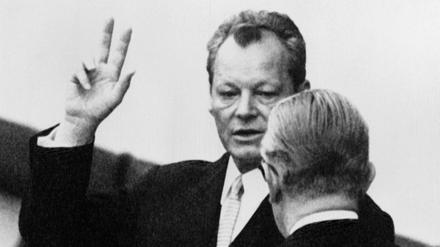 Willy Brandt beim Amtseid am 21. Oktober 1969 im Bundestag in Bonn 