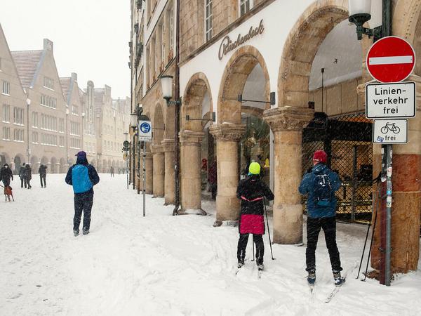 In Münster konnten die Menschen zuletzt, auch wegen des Schnees, gut Abstand halten.