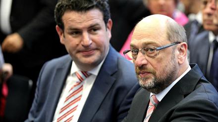 Martin Schulz neben dem designierten neuen SPD-Generalsekretär Hubertus Heil beim Wirtschaftsempfang der SPD im Bundestag.