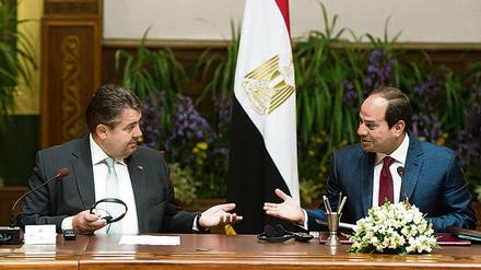 "Ich finde, Sie haben einen beeindruckenden Präsidenten": Bundeswirtschaftsminister Sigmar Gabriel und Ägyptens Präsident Abdel Fattah al-Sisi am Wochenende im Präsidentenpalast in Kairo.
