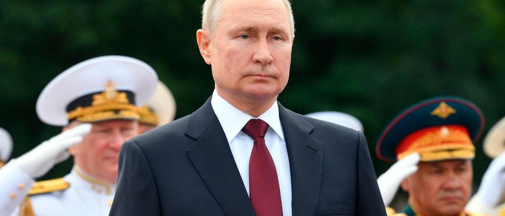Wladimir Putin stützt seinen Machtanspruch aufs Militär.