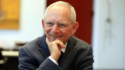 Wolfgang Schäuble in seinem Büro im Reichstag