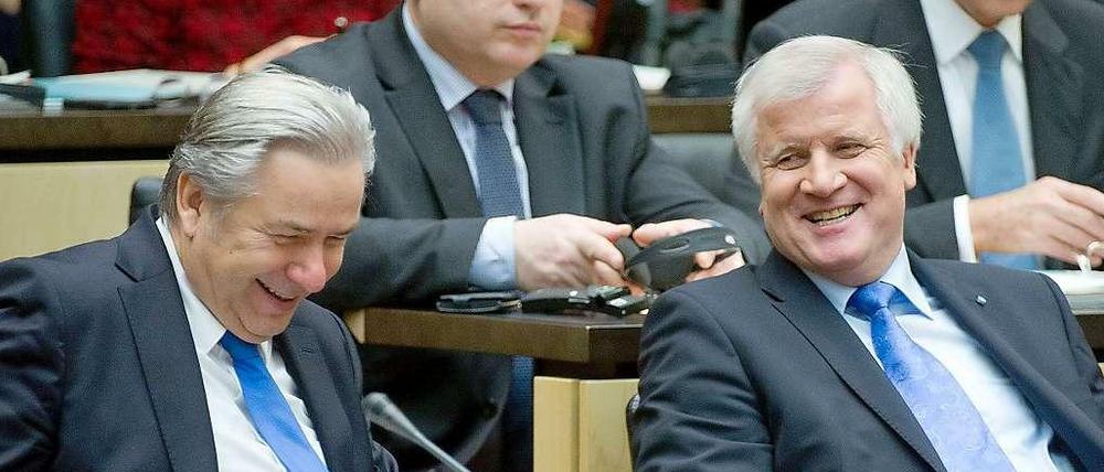 Da lachen sie noch - demnächst wird hart gerungen. Klaus Wowereit und Horst Seehofer im Bundesrat.