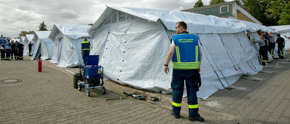 In Dresden wurde innerhalb von zwei Tagen ein Zeltlager für rund 1100 Flüchtlinge eingerichtet. 
