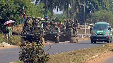 Nach monatelangem Konflikt mit der Regierung haben Rebellen in der Zentralafrikanischen Republik am Sonntag den Präsidentenpalast in der Hauptstadt Bangui eingenommen.