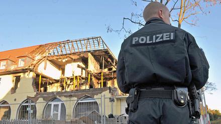 Am 4. November 2011 explodierte in einem Wohnhaus in Zwickau ein Benzin-Luft-Gemisch. Wie sich später herausstellen sollte, handelte es sich hierbei um die Unterkunft der Terroristen Zschäpe, Böhnhardt und Mundlos.  