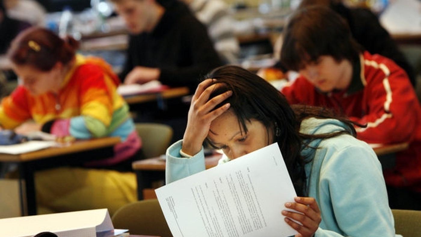  Abschlussprüfungen in Brandenburg: Brandenburger Abiturienten erreichen Bildidee 