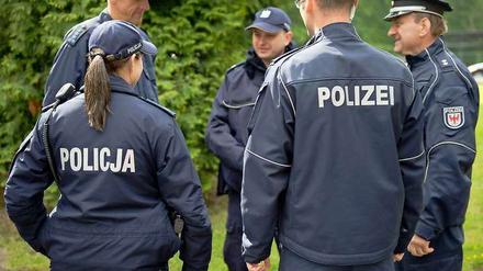 Gemeinsam unterwegs. Deutsche und polnische Polizisten.
