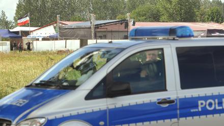 Ein 27-jähriger Rechtsextremer aus Brandenburg/Havel hat mit 80 Gesinnungsgenossen versucht, eine Polizeikette zu durchbrechen. Dieses Foto stammt vom "Pressefest" der rechtsextremen Zeitung "Deutsche Stimme" vom August 2012.