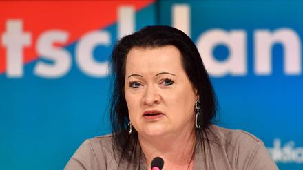 Viele muslimische Frauen würden unter dem Zwang der Vollvermummung leiden, sagte Birgit Bessin, parlamentarische Geschäftsführerin der AfD-Fraktion im Landtag Brandenburg.