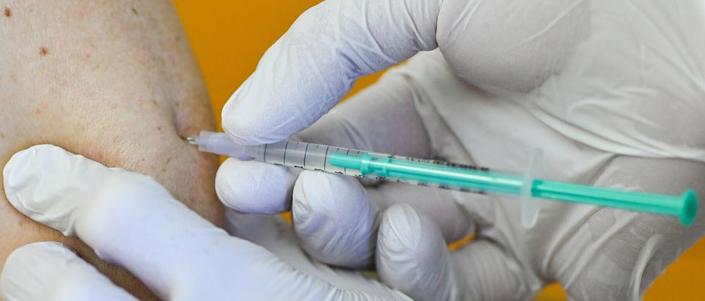 In Brandenburg haben bisher 25,5 Prozent der Bevölkerung eine erste Impfung erhalten. 