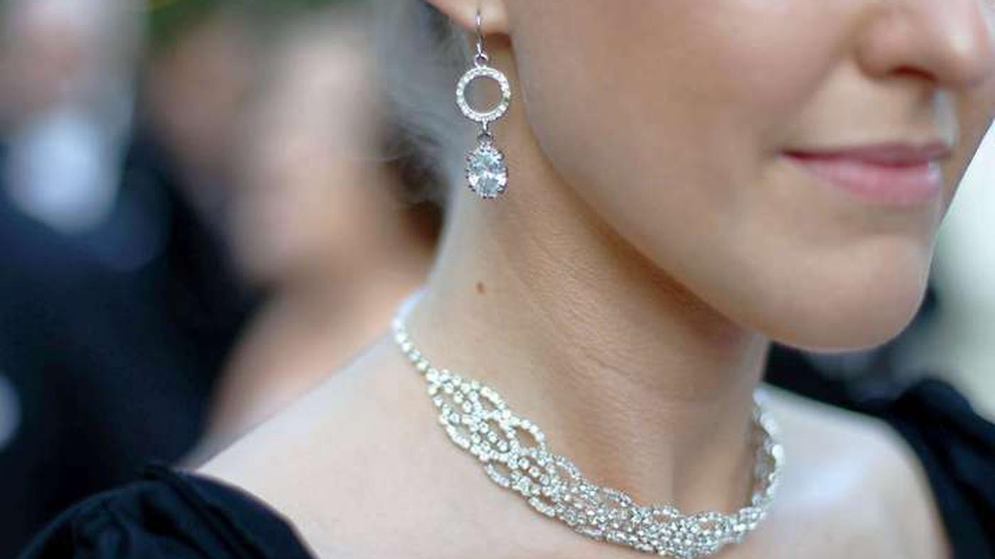 Nach dem Beschneidungsurteil Kann auch das Ohrlochstechen strafbar sein?