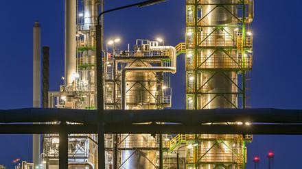 Die Anlagen der Erdölraffinerie auf dem Industriegelände der PCK-Raffinerie GmbH.