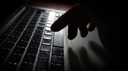 Mehrere zehntausend Kundendaten sollen Neonazi-Hacker erbeutet haben.