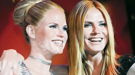 Doppel-Lächeln. Heidi Klum (r.) neben ihrer Wachsfigur.