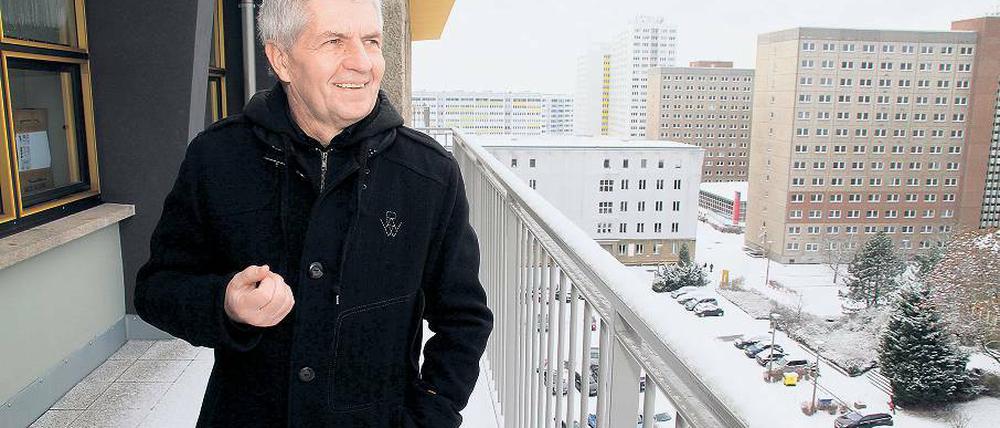 Roland Jahn, 59, leitet seit zwei Jahren die Stasi-Unterlagen-Behörde in Berlin-Mitte. Diese soll nun in die ehemalige Stasi-Zentrale nach Lichtenberg umziehen. Jahn wurde als Bürgerrechtler und SED-Gegner bekannt und 1983 zwangsweise aus der DDR ausgebürgert. Er zog nach West-Berlin und unterstützte als Journalist die ostdeutsche Opposition.