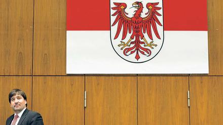 Unter Verdacht. Jetzt will die Staatsanwaltschaft Potsdam die Vorwürfe gegen den SPD-Landtagsabgeordneten Sören Kosanke wegen Wahlfälschung untersuchen. Den Vorsitz im Untersuchungsausschuss zur Krampnitz-Affäre will er trotzdem nicht ruhen lassen.