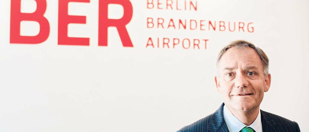 Unverzichtbar? Wieder mehrt sich Kritik an seiner Person, doch er will weiterarbeiten. In Brandenburg und Berlin will man auf Rainer Schwarz beim Bau des neuen Flughafens vorerst nicht verzichten.