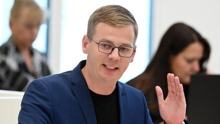 Sebastian Walter, Fraktionsvorsitzender von „Die Linke Brandenburg“, spricht während einer Sitzung des Brandenburger Landtages.