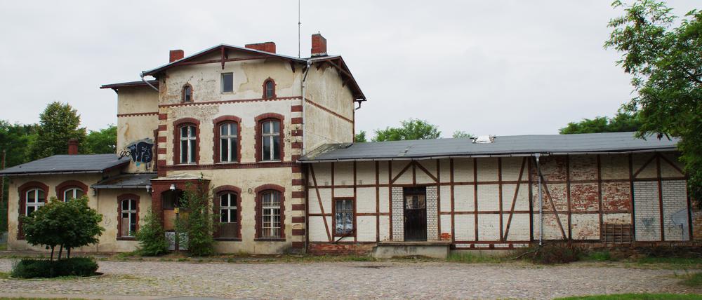 Das alte preußische Stationsgebäude in Lindow (Ostprignitz-Ruppin) soll ein Ort für Begegnungen werden.
