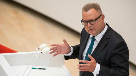 Michael Stübgen (CDU) bei einer Sitzung des Landtages Brandenburg.