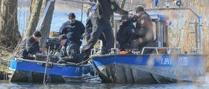 In der vergangenen Woche hatte die Polizei mit Botten im Wolziger See (Dahme-Spreewald) nach der vermissten 15-Jährigen gesucht.