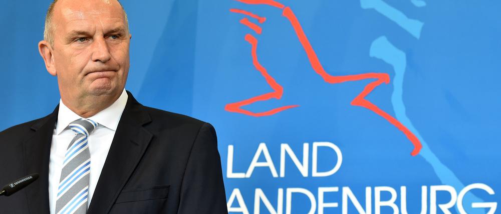 Brandenburgs Ministerpräsident Dietmar Woidke (SPD) spricht auf einer Pressekonferenz in Potsdam über Umbesetzungen in der Landesregierung.