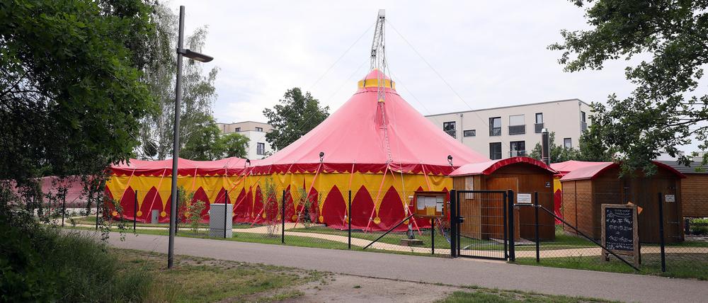 Der Circus und Zeltpunkt Montelino in der Hermann-Kasack-Straße.