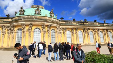 Besucher im Park von Schloss Sanssouci  in Potsdam.
Foto: Thilo Rückeis
