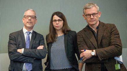 Die Historiker Christoph Martin Vogtherr (l-r), Stefanie Middendorf und Stephan Malinowski bei der Anhörung des Kulturausschussesin Berlin.  