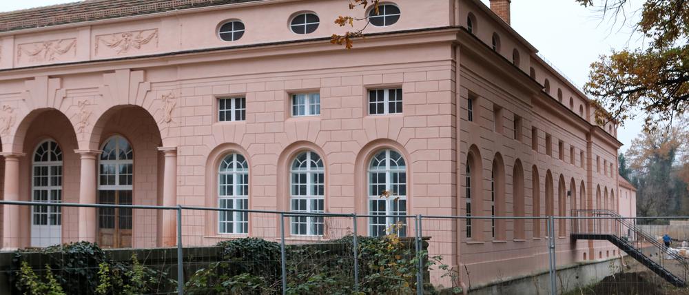 Im Nordtorgebäude am Neuen Palais ist der Sitz des Abraham-Geiger-Kollegs.