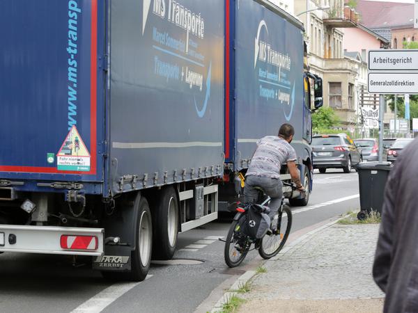 Vor allem für Radfahrer wurde es bislang oftmals eng auf der Behlertstraße.
