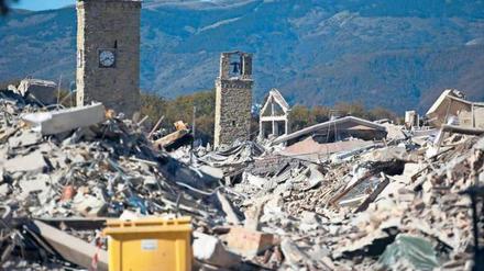 Nicht viel übrig. In Amatrice, wo die Erde bereits im August bebte, liegt die Innenstadt in Trümmern.