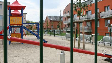... und hinter Tausend Stäben - keine Welt? Am Bornstedter Feld streiten um Zugangsrechte zu einem - nun ja: Kinderspielplatz.