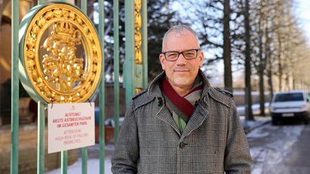 Christoph Martin Vogtherr, Generaldirektor der Stiftung Preußische Schlösser und Gärten (SPSG) am Grünen Gitter, dem Haupteingang zum Park Sanssouci.