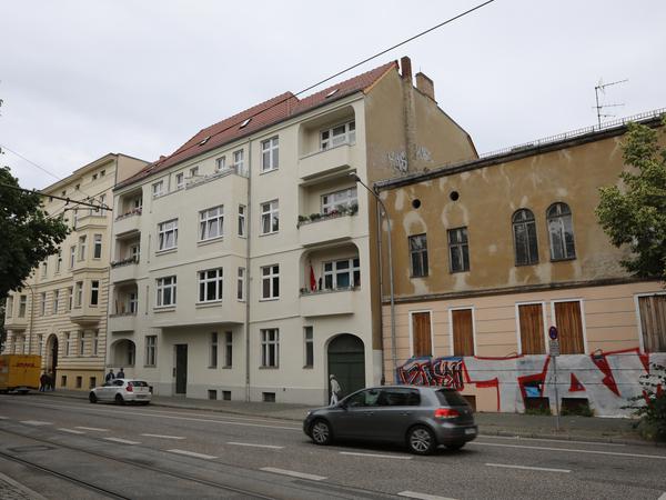 Auch diese Häuser in der Zeppelinstrasse 50, 51 und 52 (v.r.) sind betroffen.