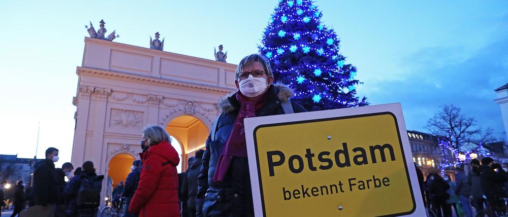 Bei der Protestkundgebung gegen die "Corona-Spaziergänge" in Potsdam
