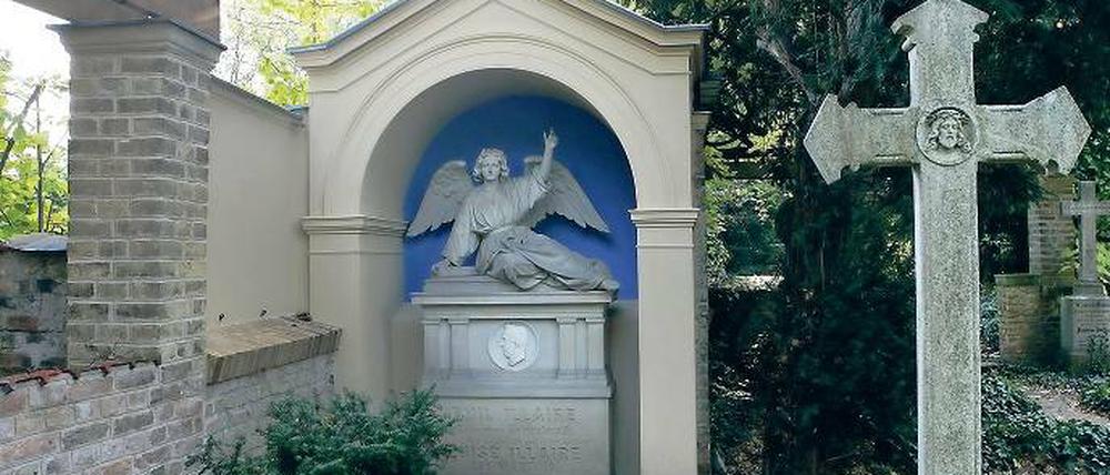 Frisch restauriert: Das Grabmal des Zivilkabinettschefs Ernst Emil Illaire auf dem Sello-Friedhof, der Teil des Bornstedter Friedhofs ist.