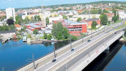 Teure Verkehrsanlage: Bis 2015 wird die Humboldtbrücken-Sanierung 55 Millionen Euro gekostet haben.