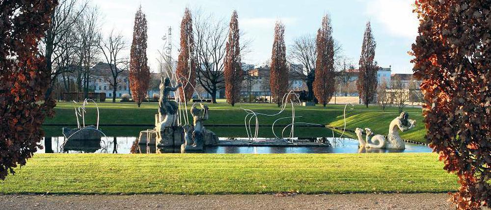 „Neptuns Triumph“: Der Förderverein zum Wiederaufbau der Skulpturengruppe warnt, dass die Neubaupläne der Weissen Flotte im Lustgarten seine Arbeit gefährdet.