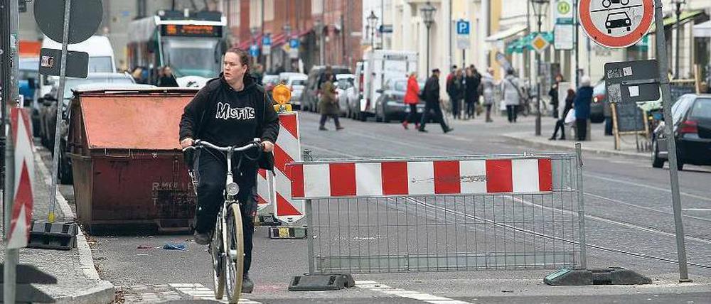 Chaos: Besonders schlecht bewerteten Potsdamer Radler die Radwegeführung an Baustellen. Das ist ein Ergebnis des Fahrradklima-Tests, den der ADFC am Freitag vorstellte. Allerdings zeigte die Untersuchung auch, dass die Fahrradstadt Potsdam aufholt.