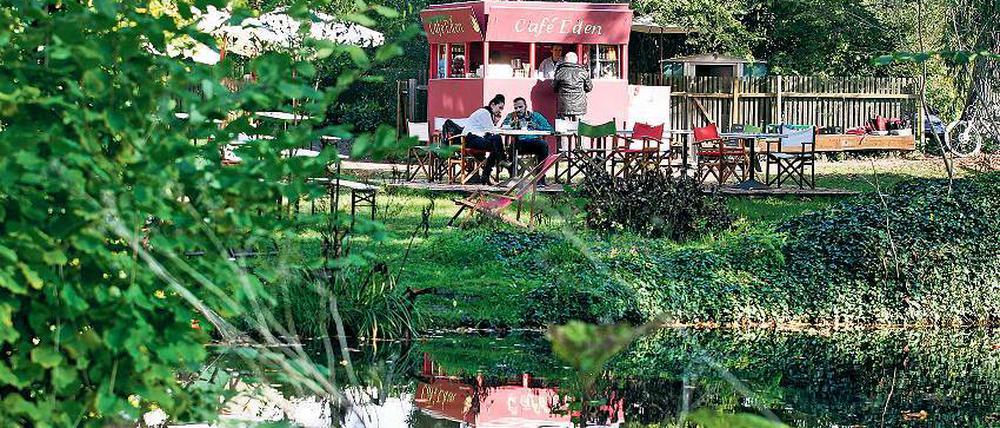 Schlemmen inmitten der Natur. Das Café Eden am Kuhtor im Park Sanssouci ist eine Erfolgsgeschichte. Betreiber Justus von der Werth möchte gern weitermachen. Nun muss nur noch die Schlösserstiftung mitspielen.
