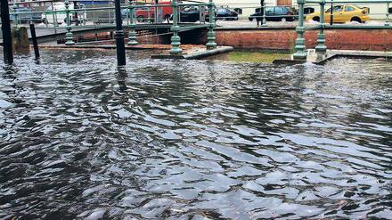Mit Starkregen wie vor knapp vier Jahren, als es in der Yorckstraße zur Überflutung kam, müssen die Potsdamer nach Meinung der Klimaexperten künftig öfter rechnen.